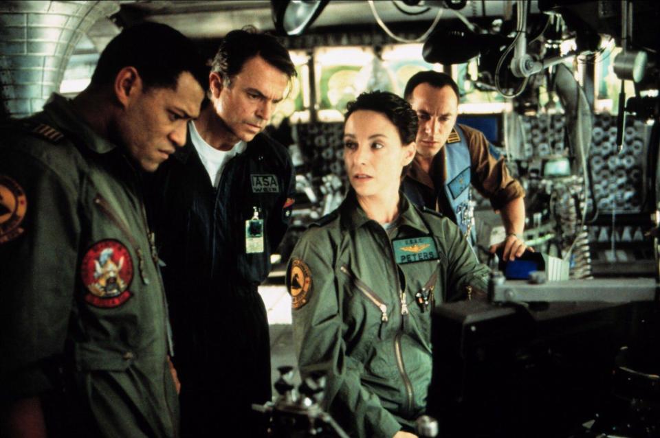 LAURANCE FISHBURNE,SAM NEILL,KATHLEEN QUINLAN, JASON ISAACS, EVENT HORIZON, 1997