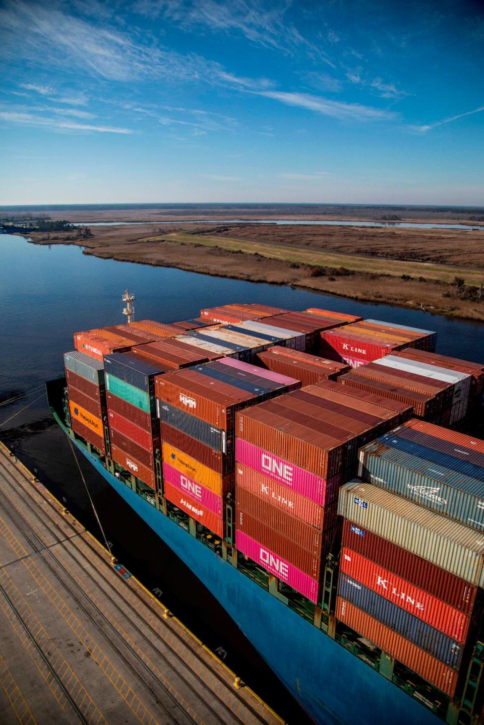 The container ship Hyundai Speed was berthed in December 2021 at the Port of Wilmington. Travis Long/tlong@newsobserver.com