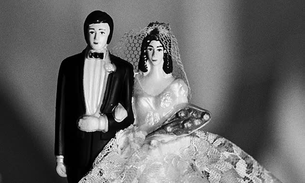 Cake decoration model of a bride and groom (Thinkstock).