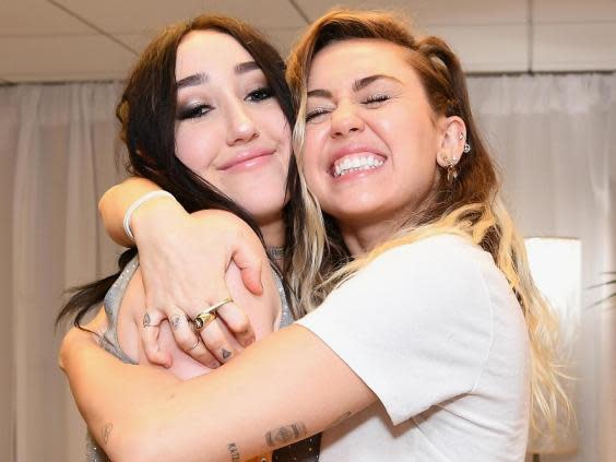 Noah Cyrus has said it was 'unbearable' living in her sister Miley's shadow (Getty)