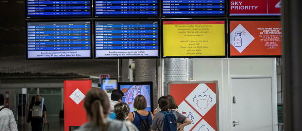 L'aéroport de Roissy est notamment touché par les retards.  - Credit:CHRISTOPHE PETIT TESSON / EPA