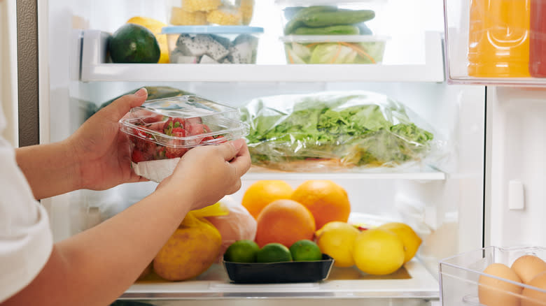 strawberries and fridge