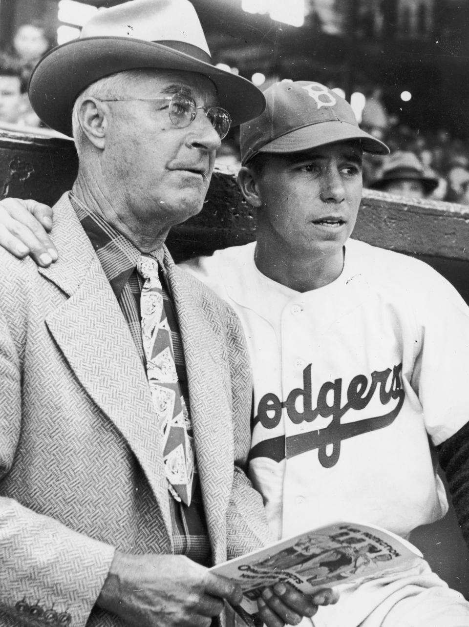 左為Burt Shotton，右為Pee Wee Reese。 (Photo by FPG/Archive Photos/Getty Images)