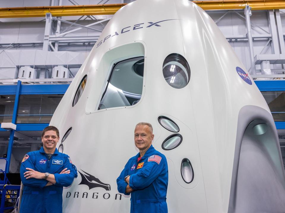 spacex crew dragon nasa astronauts bob behnken doug hurley commercial crew spaceship