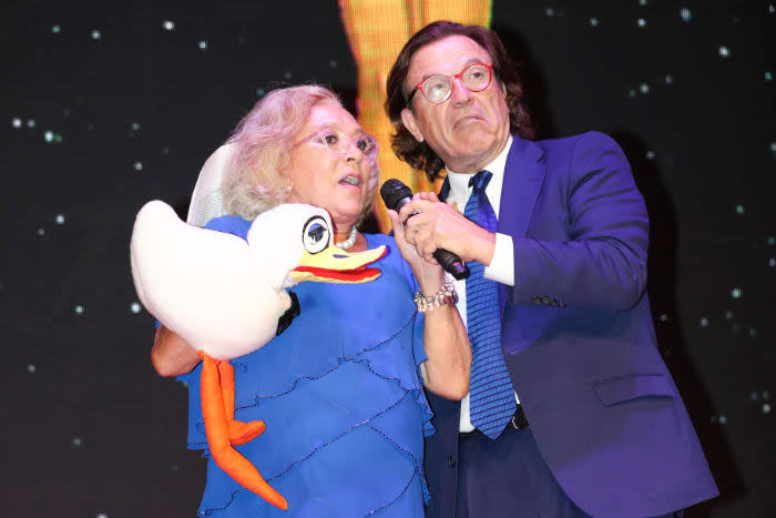 Mari Carmen y sus muñecos con Pepe Navarro