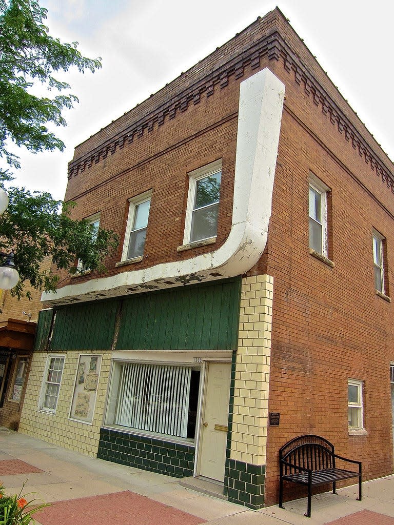 Did you know... where this building is located and its history in Perry?