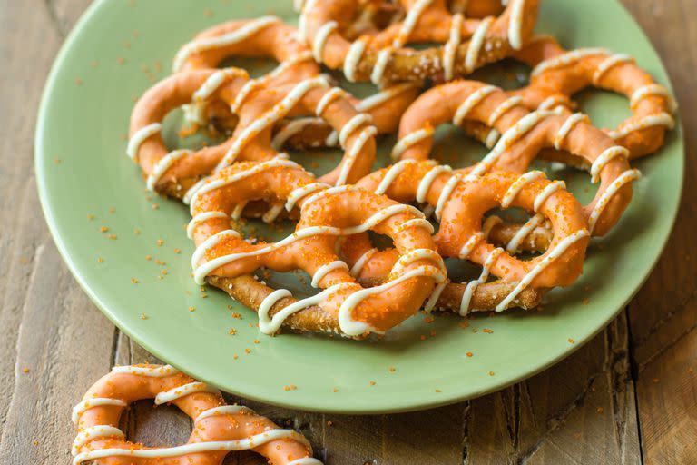 Pumpkin Spice Pretzels