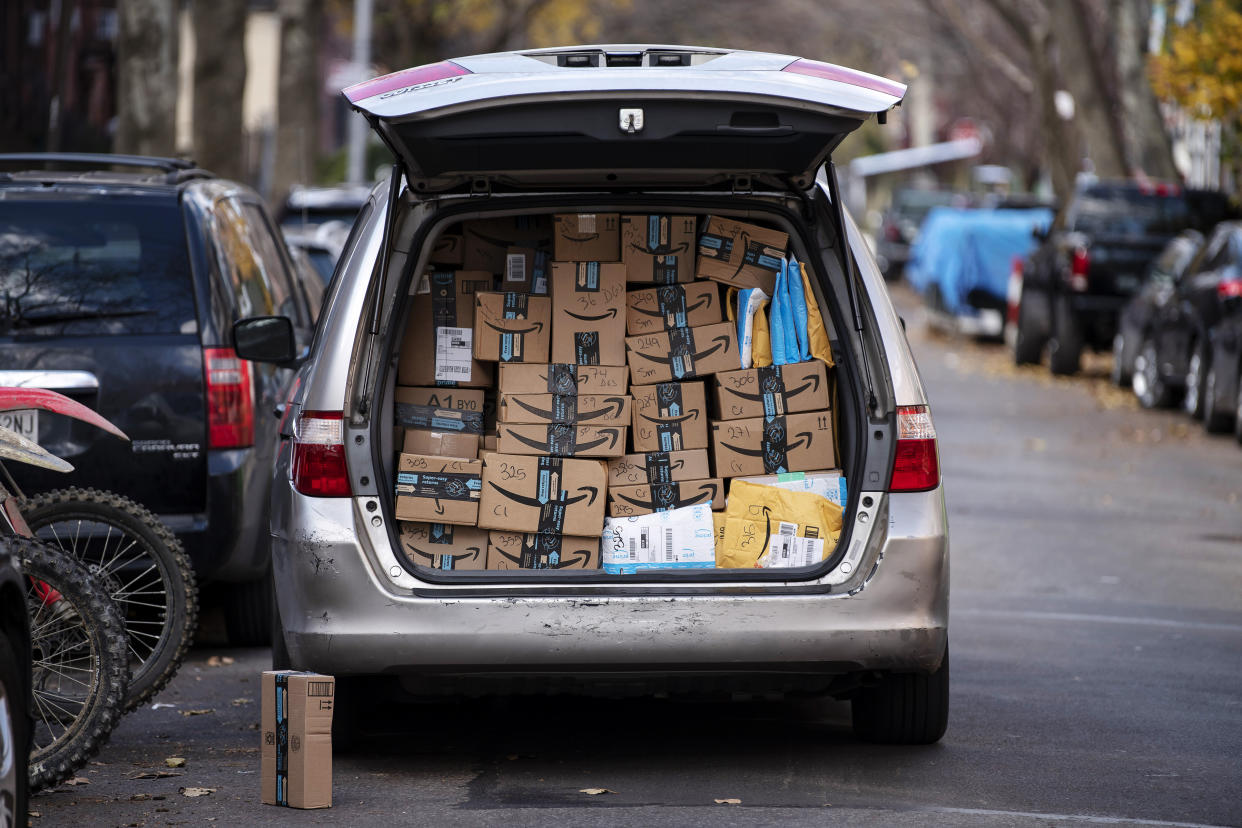 Paquetes de Amazon para su entrega en Nueva York, el 28 de noviembre de 2020. (Karsten Moran/The New York Times)