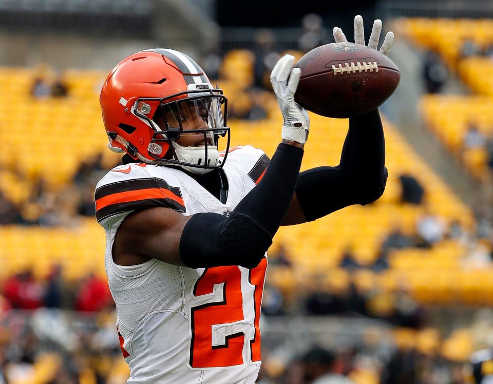 Cleveland Browns cornerback Denzel Ward catches a ball before an NFL football game between the Pittsburgh Steelers and the Cleveland Browns at Heinz Field, Sunday, Oct. 28, 2018 in Pittsburgh.