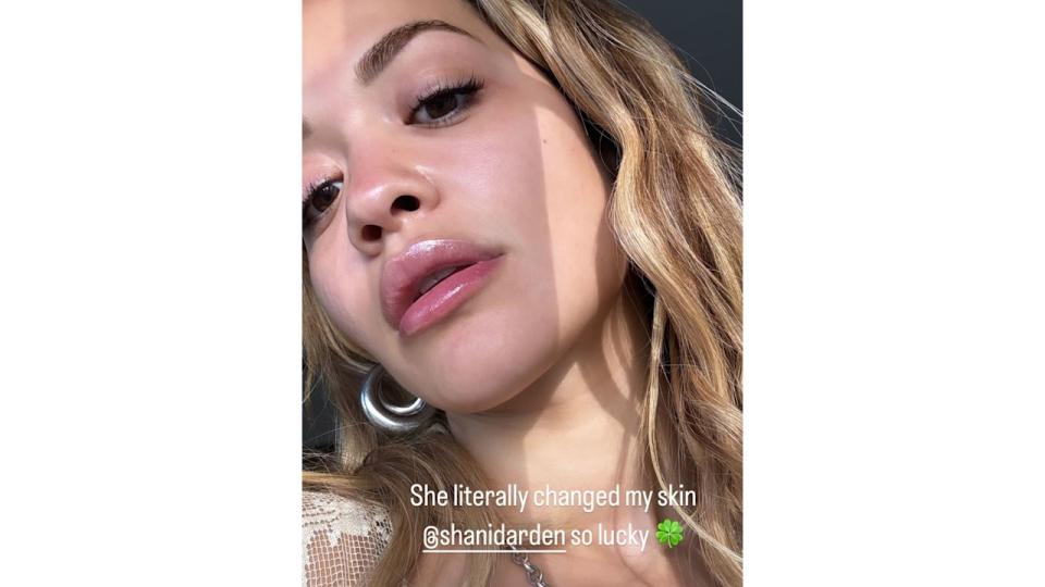 Rita shares a selfie to her Instagram story of her makeup free face