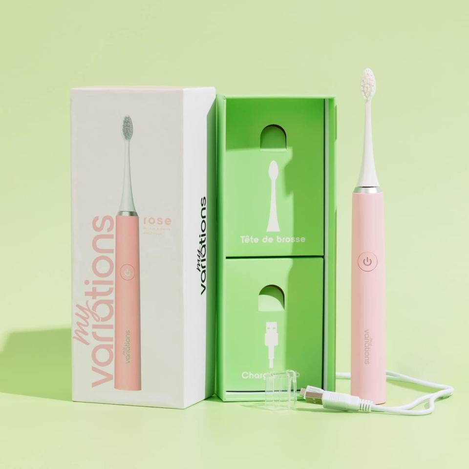 Validée par la chanteuse Louane, cette brosse à dents électrique est n°1 sur Amazon !