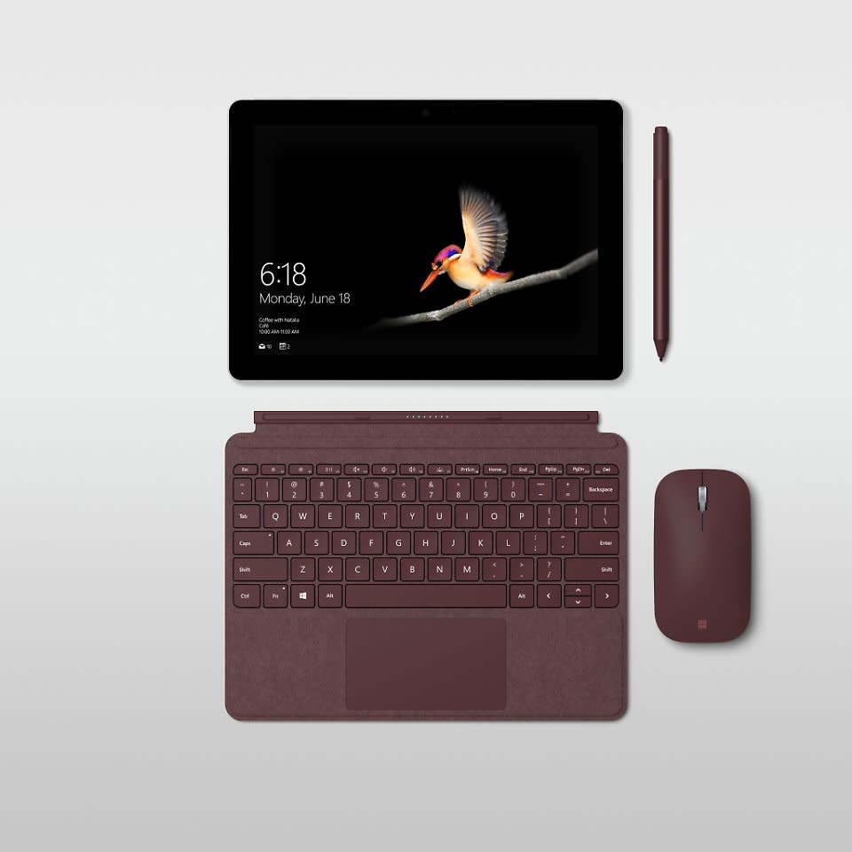 Das Surface Go ist kleiner, schlanker und wesentlich leichter als das Surface Pro 3. (Bild: Microsoft)