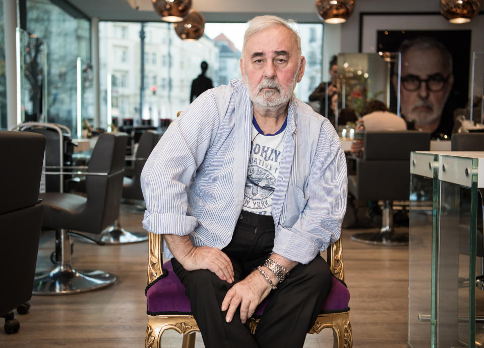 Der Promi-Friseur Udo Walz 2018 in seinem Salon. (Foto: Christophe Gateau/dpa)