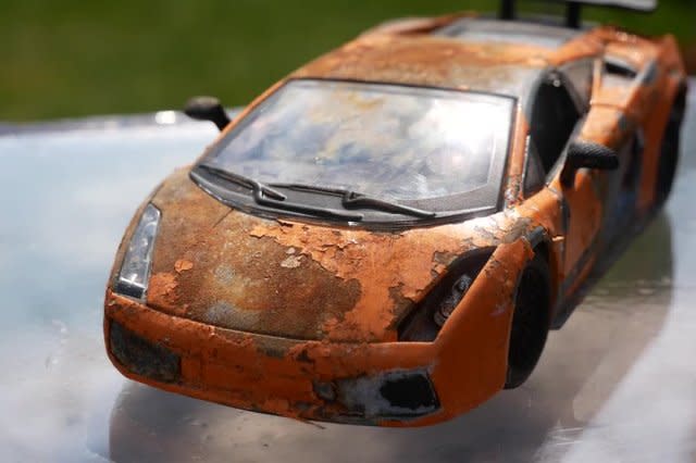 YouTuber satisfyingly restores rusted Lamborghini toy back to former glory