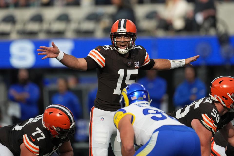 Cleveland Browns quarterback Joe Flacco (15) gestures against the Los Angeles Rams on Sunday in Inglewood, Calif.