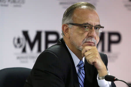 Commissioner of the International Commission Against Impunity in Guatemala (CICIG) Ivan Velasquez gestures during a news conference in Guatemala City, Guatemala, August 25, 2017. REUTERS/Luis Echeverria