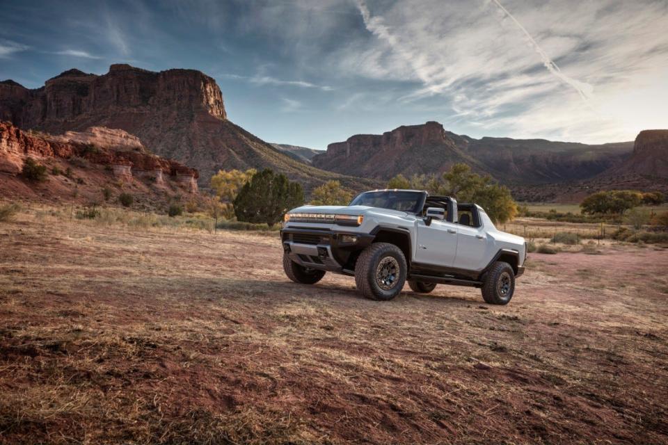 The first production GMC HUMMER EV supertruck was sold at the 2021 Barrett-Jackson Scottsdale auction for $2.5 million. Proceeds from this sale will benefit the Tunnels to Towers Foundation.