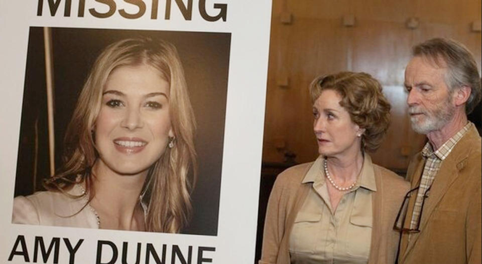 Lisa Banes as Amy's mother in Gone Girl