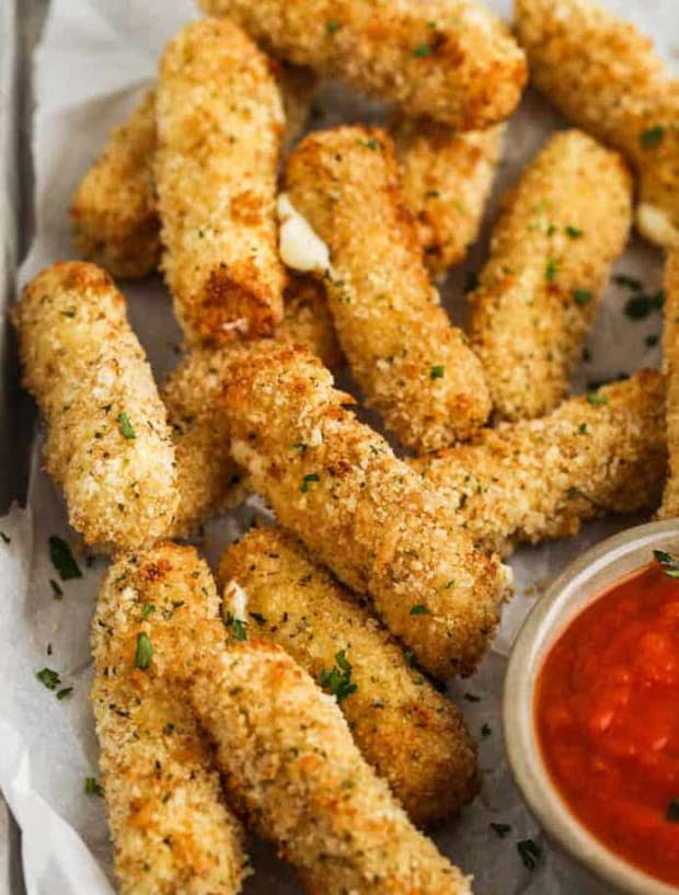 <p><a href="https://www.spendwithpennies.com/air-fryer-mozzarella-sticks/" rel="nofollow noopener" target="_blank" data-ylk="slk:Spend With Pennies;elm:context_link;itc:0;sec:content-canvas" class="link ">Spend With Pennies</a></p>