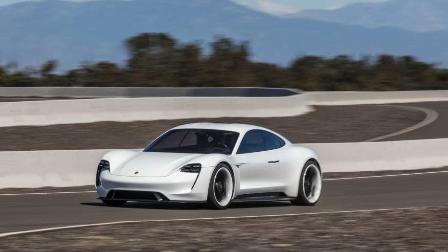 Porsche終於端出龐大的電動車陣容，不過命名部份意外掀起話題。