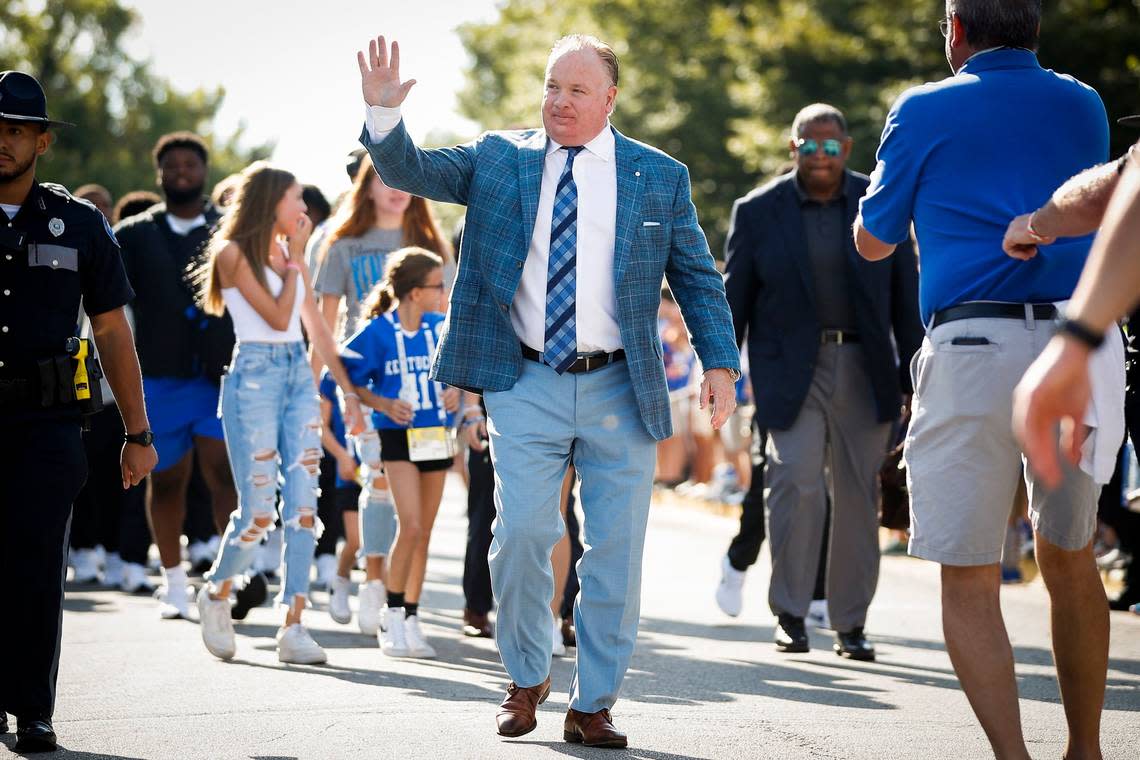 A product of Youngstown, Ohio, Kentucky Coach Mark Stoops will be facing his hometown team when the Youngstown State Penguins visit Kroger Field at noon on Sept. 17.
