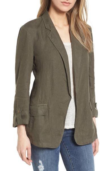 Get it <a href="https://shop.nordstrom.com/s/caslon-linen-boyfriend-blazer/4793178?origin=keywordsearch-personalizedsort&amp;fashioncolor=BLACK" target="_blank">here</a>, $69.