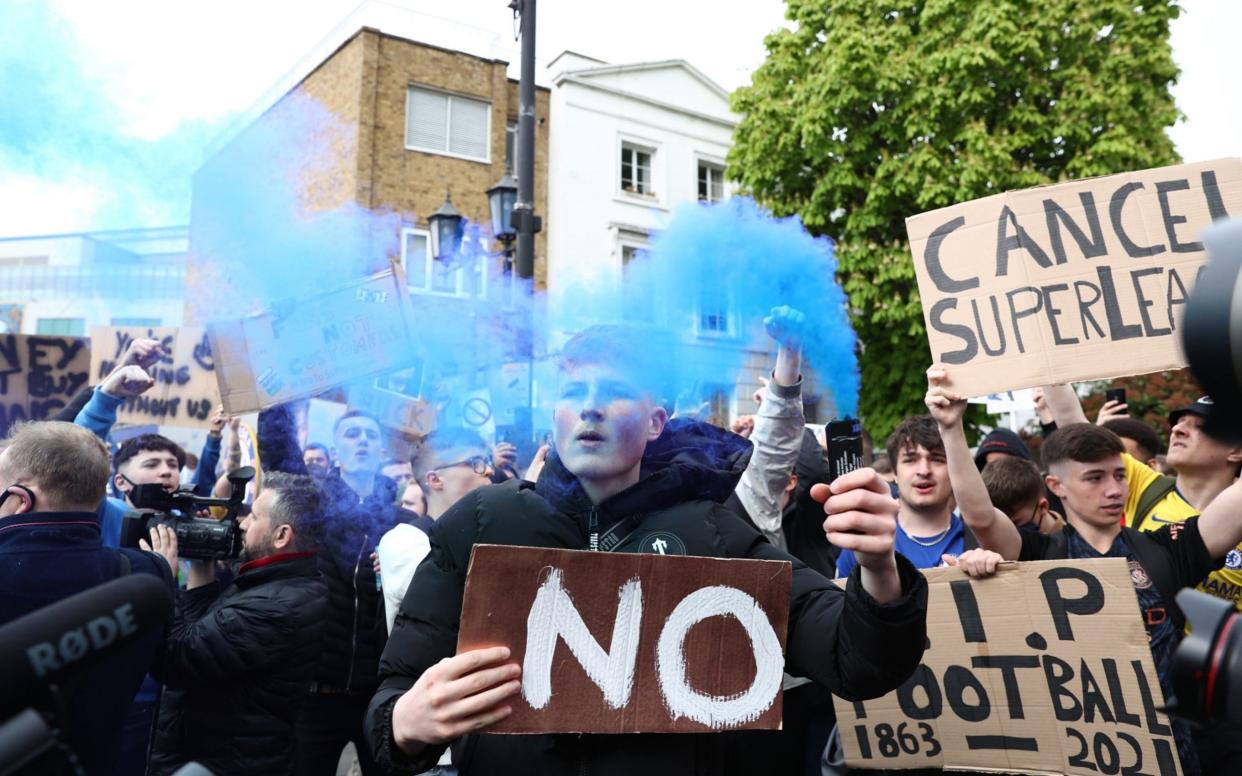 Protests by fans at Chelsea in respect of European Super League - Richard Pelham/News Group Newspapers Ltd