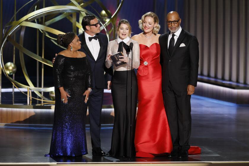 Los Angeles, CA - January 15: Chandra Wilson, Justin Chambers, Ellen Pompeo, Katherine Heigl and James Pickens at the 75th Primetime Emmy Awards at the Peacock Theater in Los Angeles, CA, Monday, Jan. 15, 2024. (Robert Gauthier / Los Angeles Times)