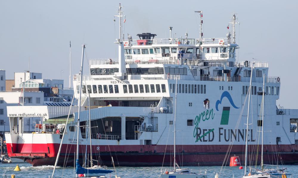 The ferry was refloated with the help of tugs.