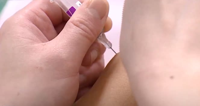 北市衛生局疾管科長余燦華表示疫苗大約會在1月底接種完成，希望民眾踴躍接種。