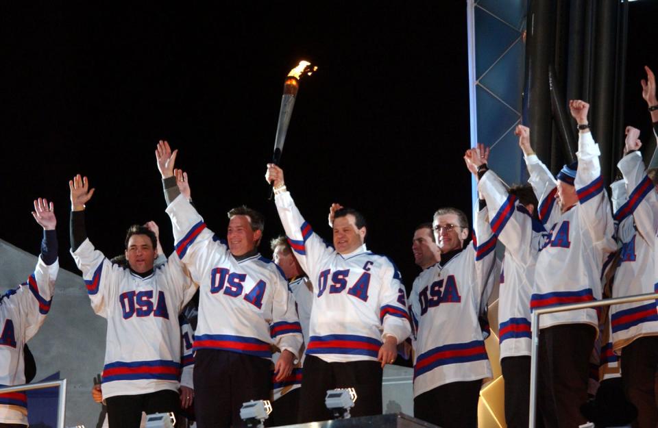 2002: 1980 USA Men's Hockey Team