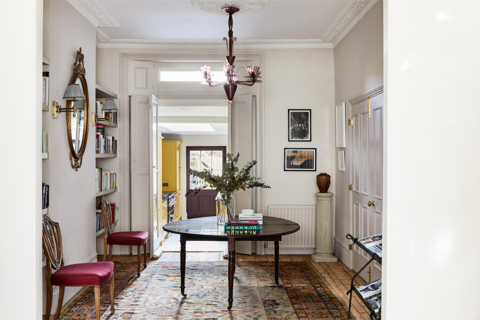 10. If you love antiques, keep the walls neutral