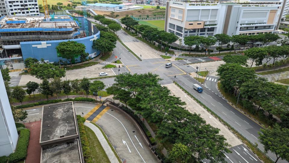 A photo taken by the Pixel 6a camera of a road. (photo: Yahoo Lifestyle Singapore)