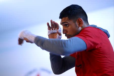 Boxing - Amir Khan training ahead of his WBC Middleweight Title challenge against Saul 'Canelo' Alvarez - Las Vegas, United States of America - 4/5/16 Amir Khan in action during the workout Mandatory Credit: Action Images via Reuters / Andrew Couldridge Livepic EDITORIAL USE ONLY.