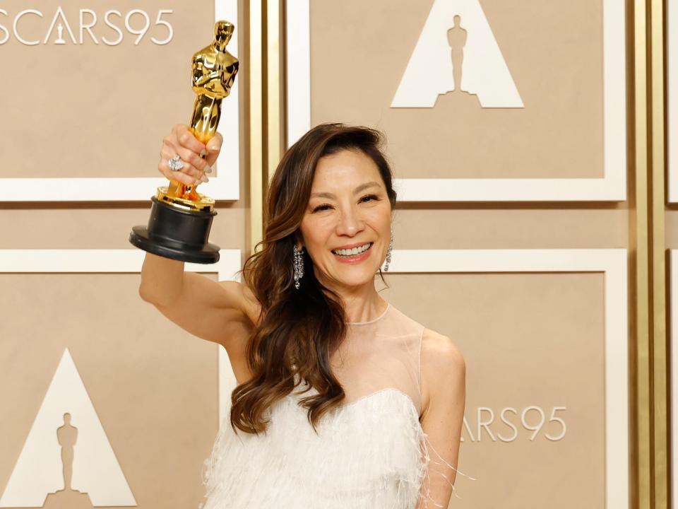 michelle yeoh oscars 2023