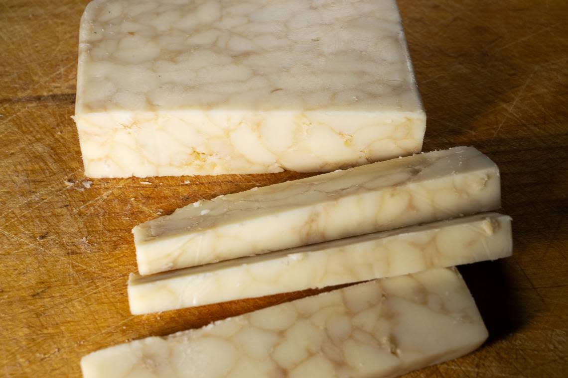 Balsamic onion cheddar cheese from Modesto’s Fiscalini Farmstead. Andy Alfaro/aalfaro@modbee.com