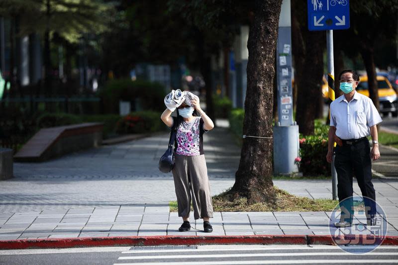 受到西南風影響，今天全台各地白天晴朗、天氣炎熱。（本刊資料照）