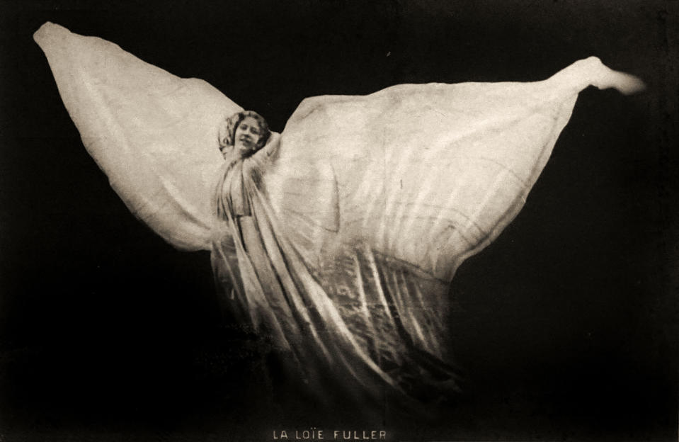 Loïe Fuller in the dance “La Nuit,” 1896.