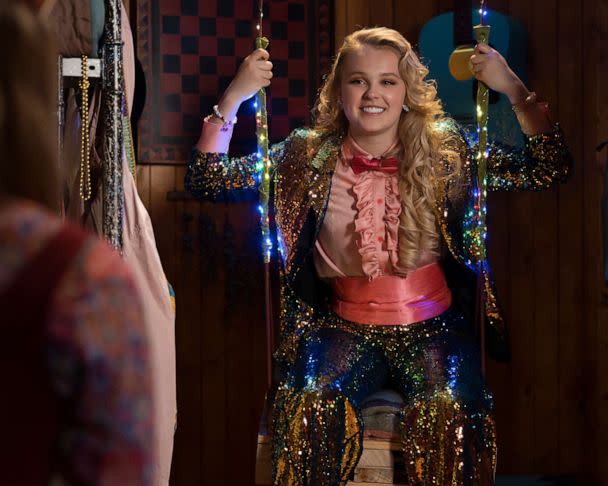 PHOTO: JoJo Siwa stars in the 'Camp Prom' episode of Disney's 'High School Musical: The Musical: The Series.'  (Anne Marie Fox/Disney)