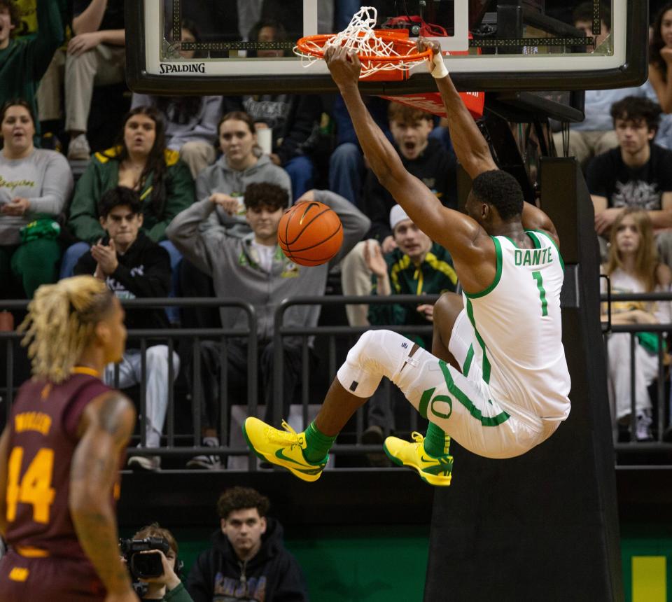 Oregon;s N'Faly Dante dunks against Arizona State during the first half at Matthew Knight Arena Jan. 25, 2024.