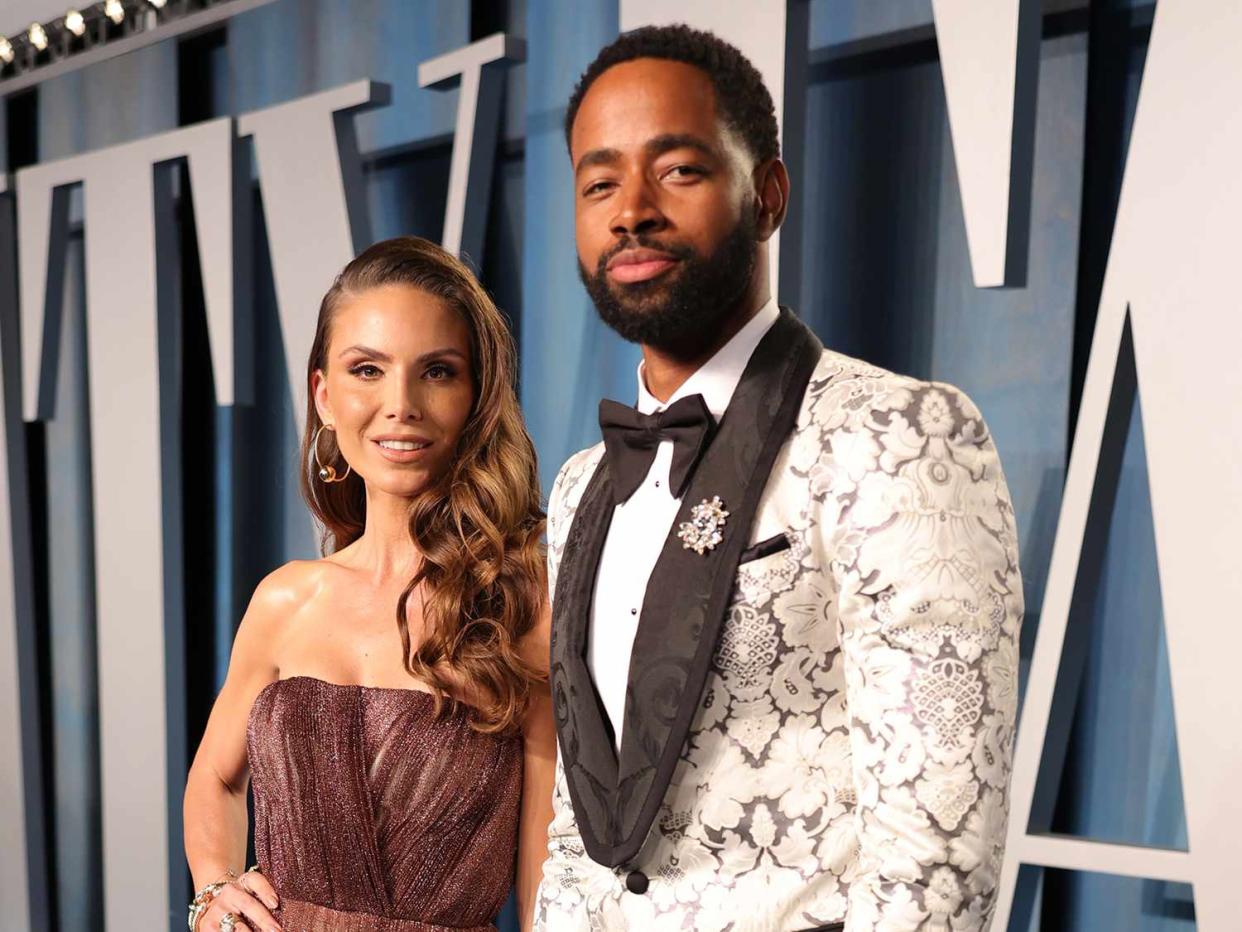 Nina Senicar and Jay Ellis attend the 2022 Vanity Fair Oscar Party hosted by Radhika Jones at Wallis Annenberg Center for the Performing Arts on March 27, 2022 in Beverly Hills, California