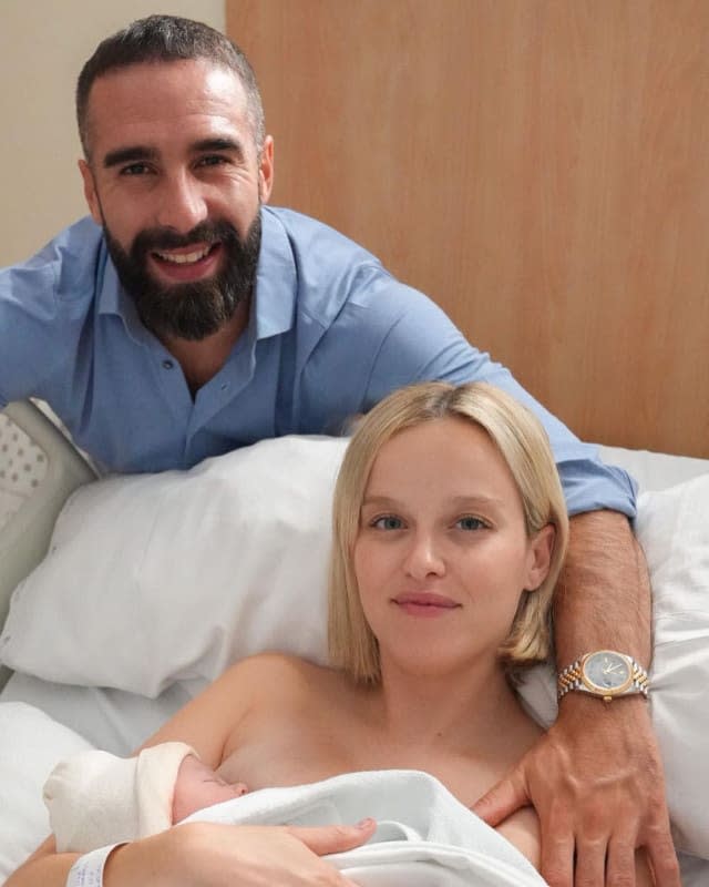 Dani Carvajal y Daphne Cañizares presentan a su segundo hijo