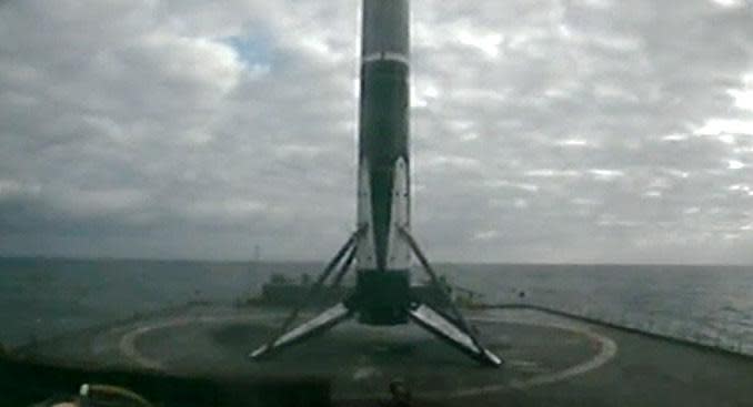 None the worse for six trips to space and back, a SpaceX Falcon 9 first stage carried out a pinpoint landing on a company droneship after helping launch another batch of Starlink internet satellites. / Credit: SpaceX