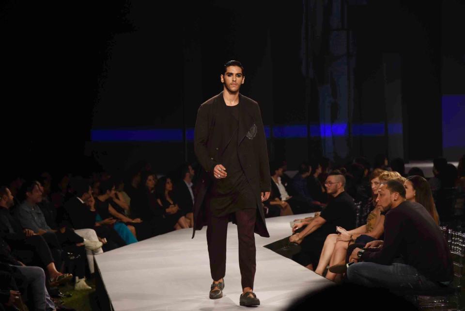 Bollywood meets fashion at 'Van Heusen and GQ Fashion Nights 2016' finale