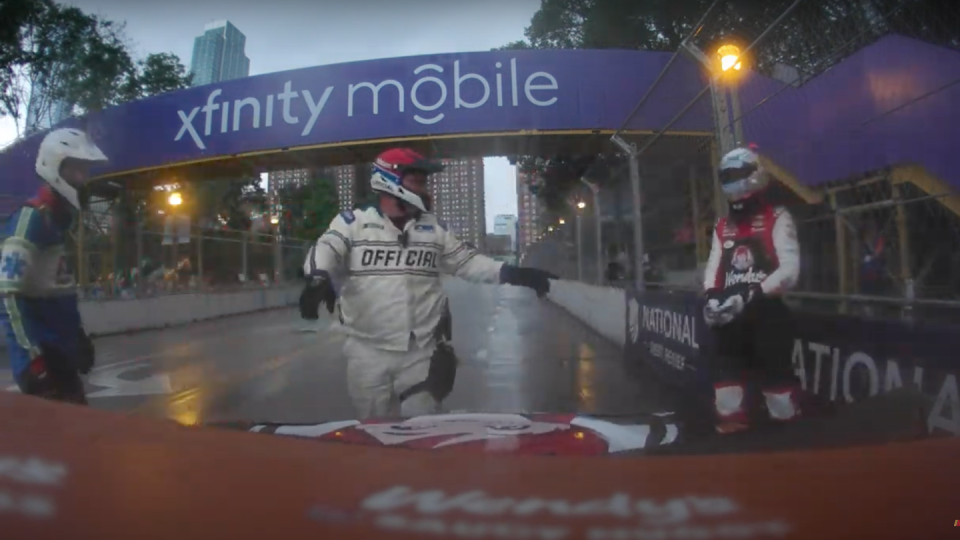 shane van gisbergen crashed out of the chicago street race