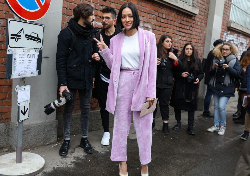 Phil Oh captures the best street style beauty looks of Milan Fashion Week Fall 2018, from twin pink bobs to kitschy plastic hair accessories.