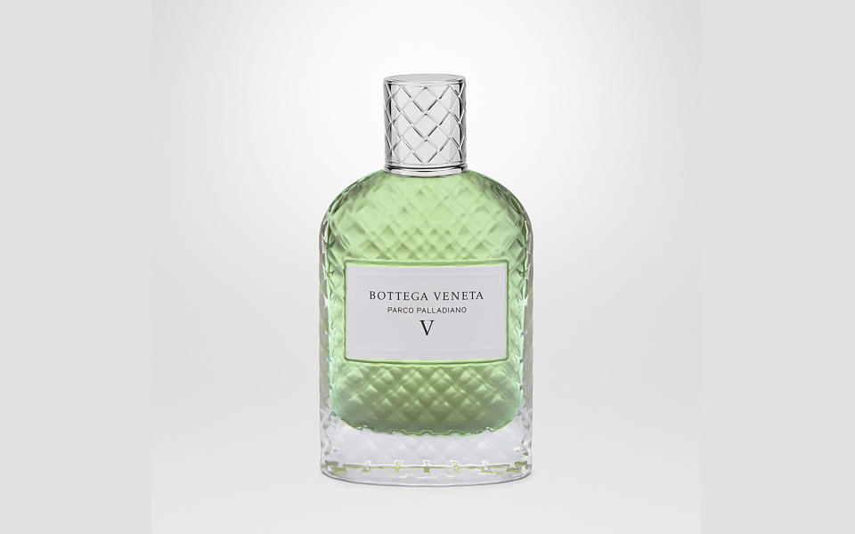 Bottega Venetas recently launched collection of unisex fragrancescalled Parco Palladianocome in stunning bottles and six different scents, all of which were inspired by the flora found near the Palladian villas in the brands native Veneto region in Italy. With such a variety of delicate, captivating scents, youre bound to find at least one thatll suit the person youre shopping for.To buy: bergdorfgoodman.com, $295