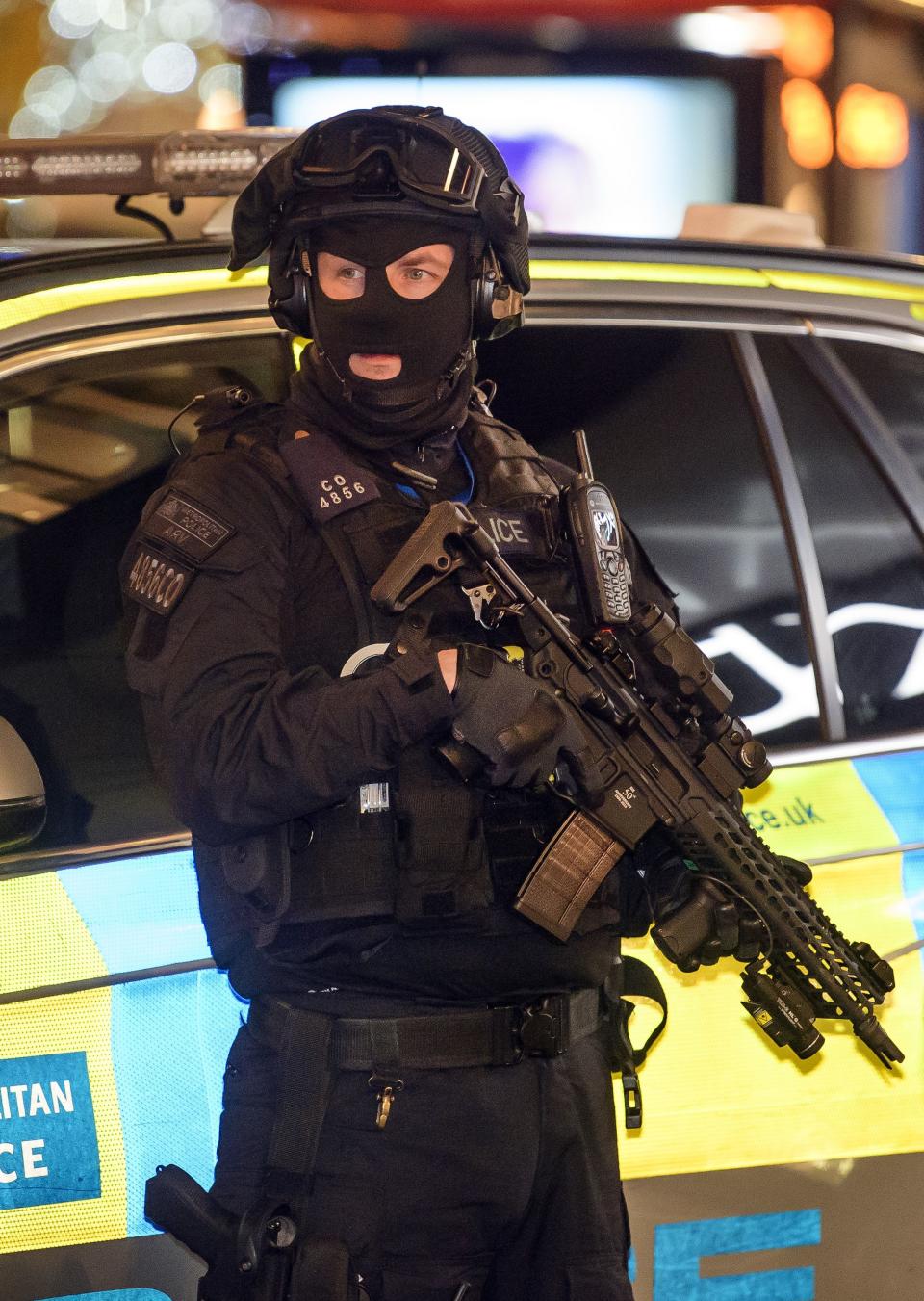 <p>Armed police at the scene on Oxford Street after police responded to an incident at Oxford Circus, London on Nov. 24, 2017. (Photo: Ben Cawthra/REX/Shutterstock) </p>