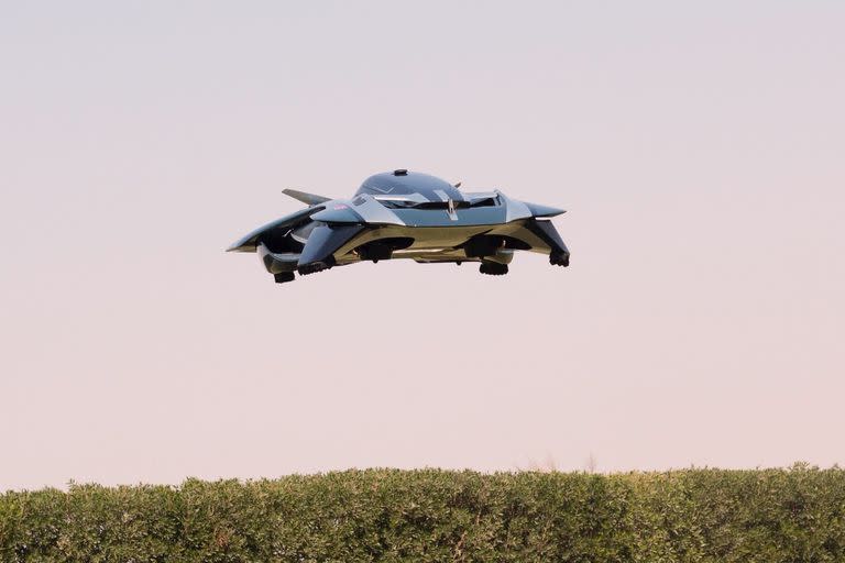 En un video publicado en YouTube, la firma inglesa Bellwether Industries presentó su prototipo de auto volador con diseño de superdeportivo