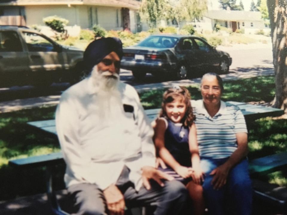 Didbal's daughter poses with&nbsp;Didbal's parents. (Photo: Courtesy of Preet Didbal)